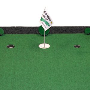 Competitor Putting Greens